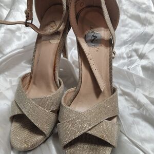 L'AMOUR Gold Glitter Heels